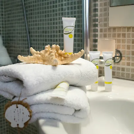 Aparthotel Mouras 4*