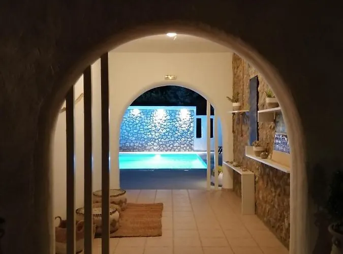 Mouras 4* ليفاذيا أستيبالياس