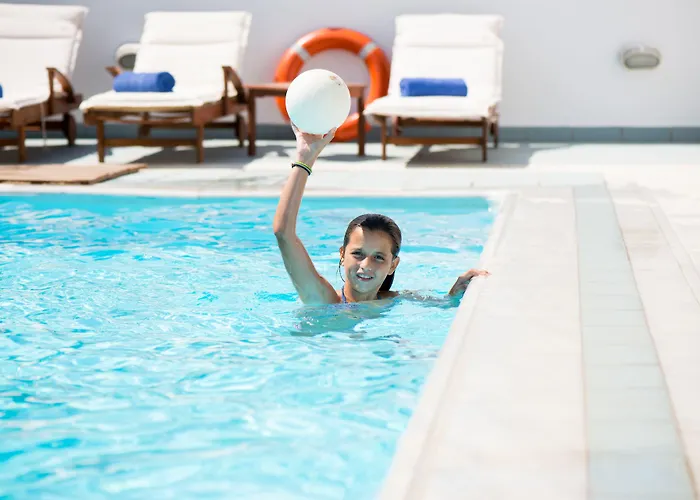 Mouras 4* ليفاذيا أستيبالياس