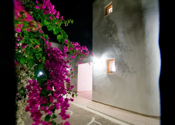 Mouras شقة فندقية 4*